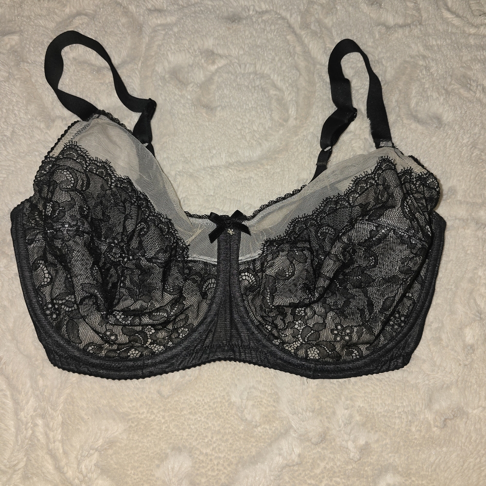 Wacoal Retro Chic Black Lace Underwire Bra